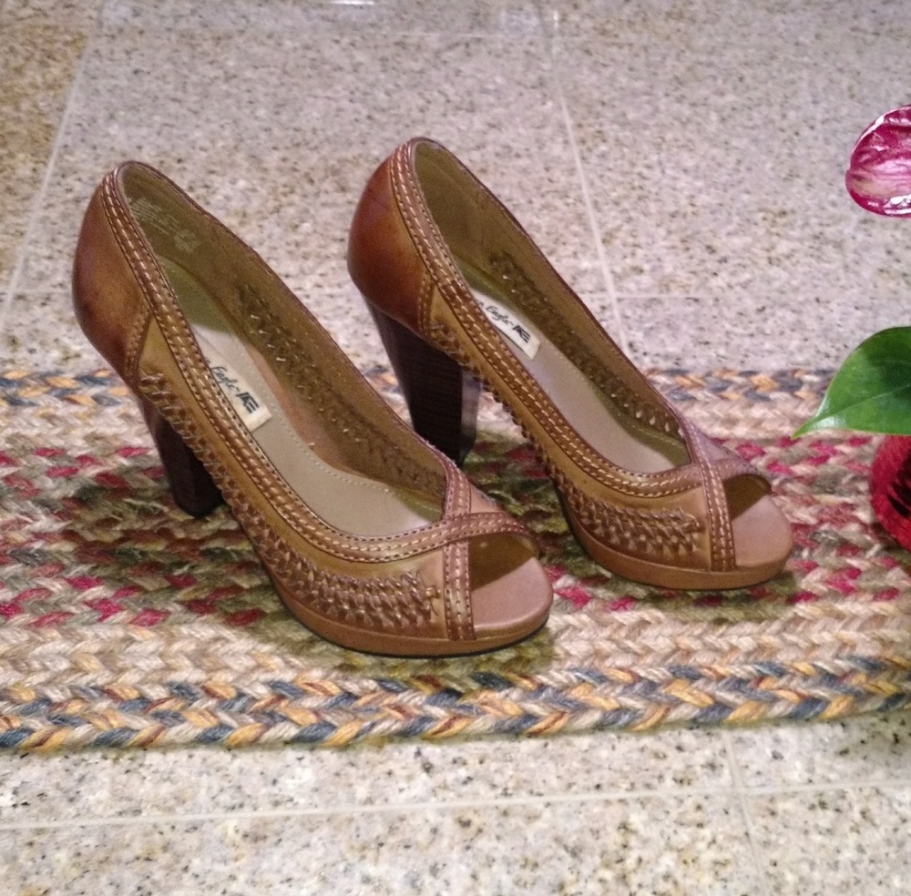 American Eagle Outfittrs Leather High Heel